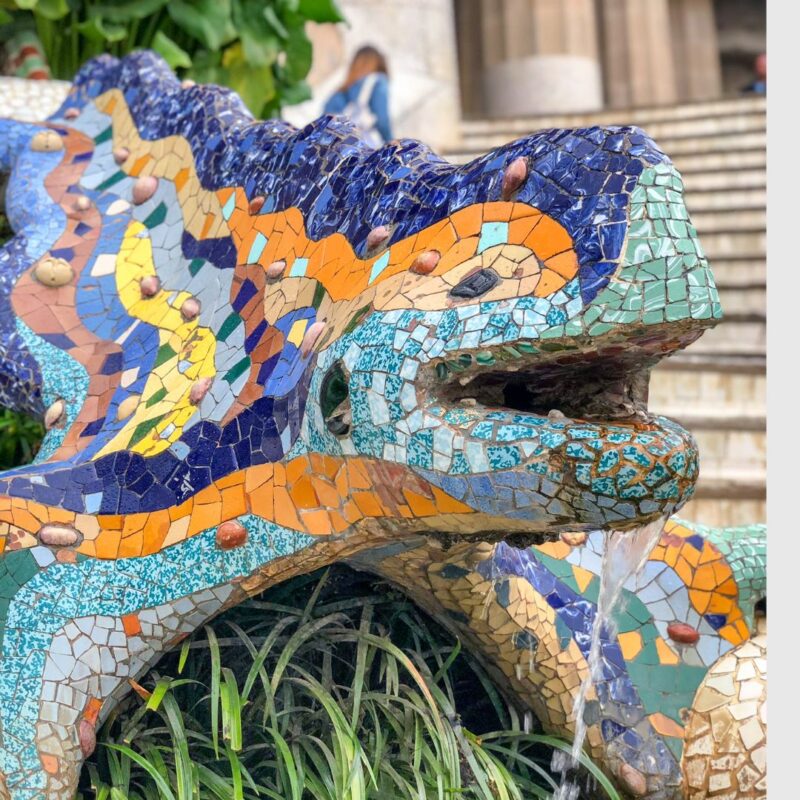 Antoni Gaudi - Escultura em trancardis no Parck Guele